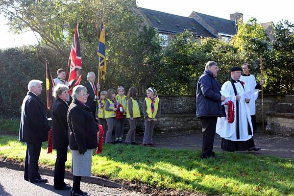2 Rev Marcus Green and the wreath-layers are ready.jpg -  Rev Marcus Green and the wreath-layers are ready Photos by Catherine Crook
